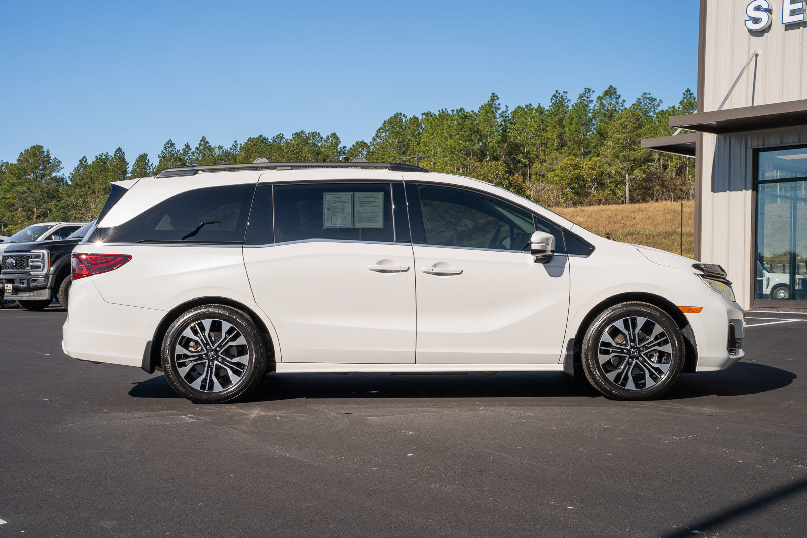 Used 2026 Honda Odyssey Elite image 8