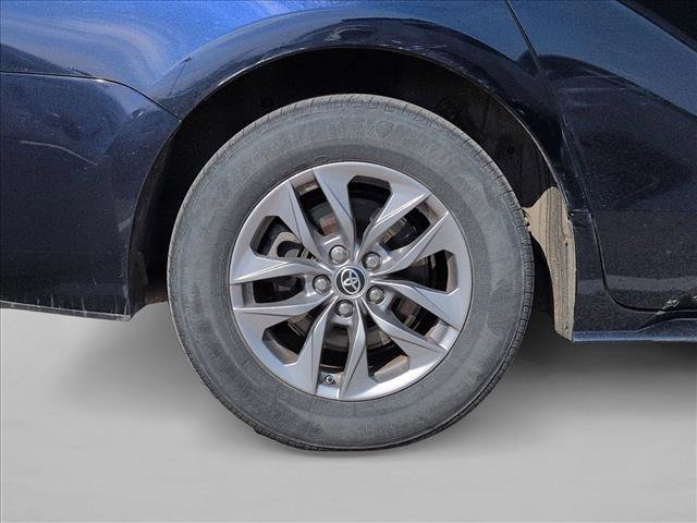 Used 2022 Toyota Sienna XLE image 8