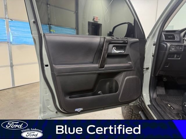 Used 2023 Toyota 4Runner TRD Off-Road Premium w/ Moonroof Package AWD/4WD image 23