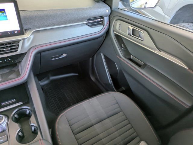 Certified 2025 Ford Explorer ST-Line w/ Premium Package image 15