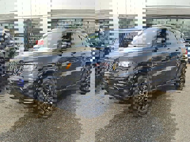 Used 2021 Jeep Grand Cherokee Laredo X image 2