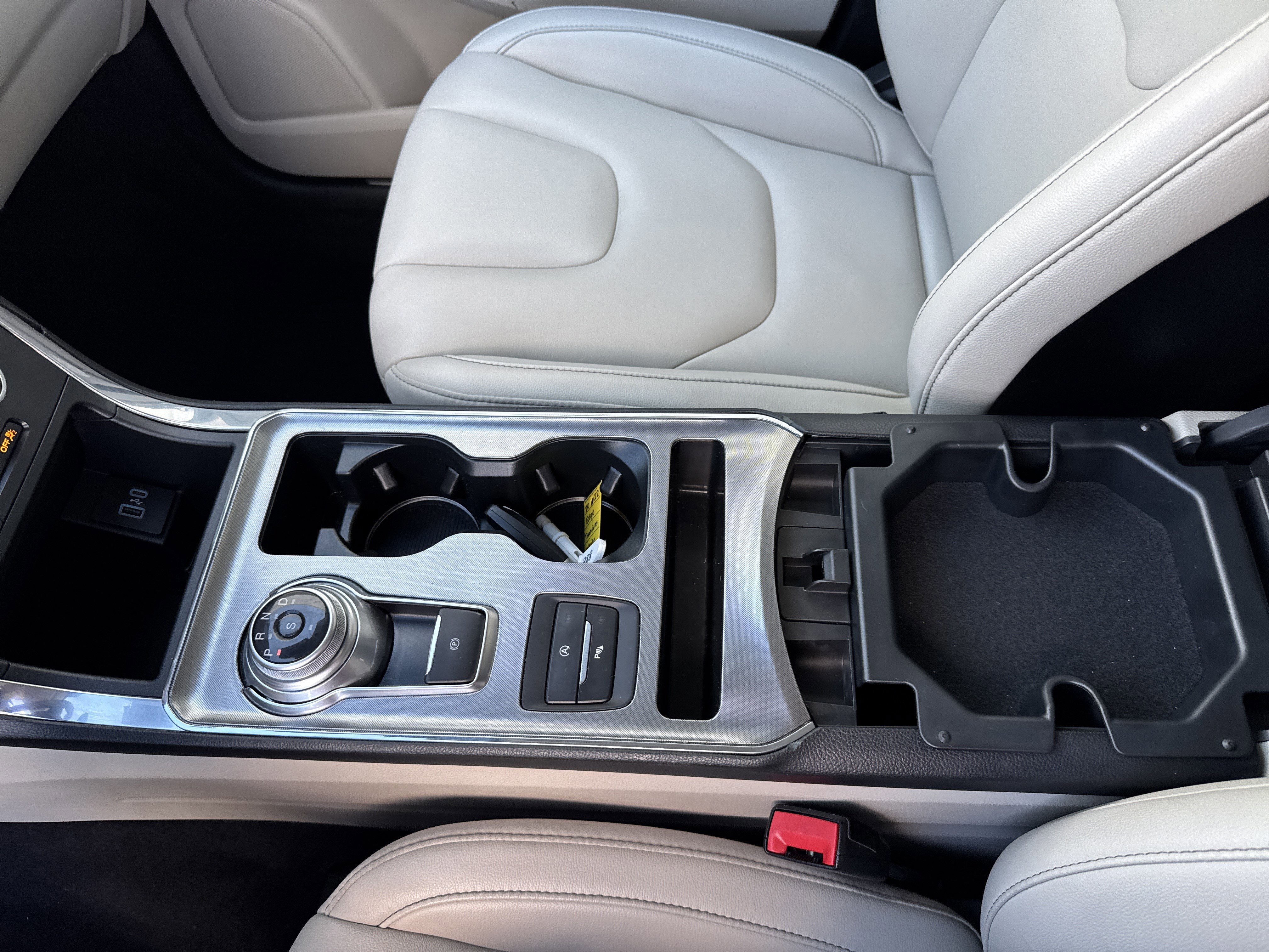 Certified 2022 Ford Edge Titanium image 42