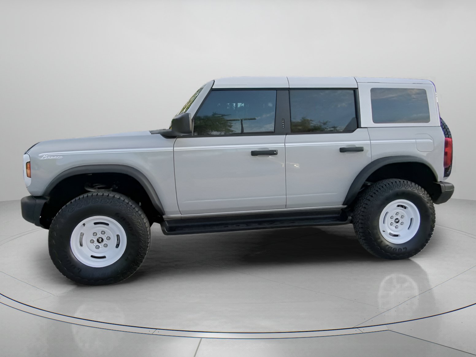 Certified 2026 Ford Bronco Heritage Edition AWD/4WD image 16