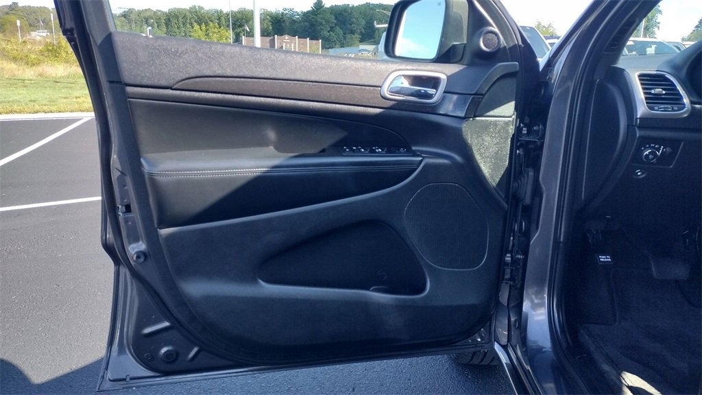Used 2018 Jeep Grand Cherokee Altitude image 10