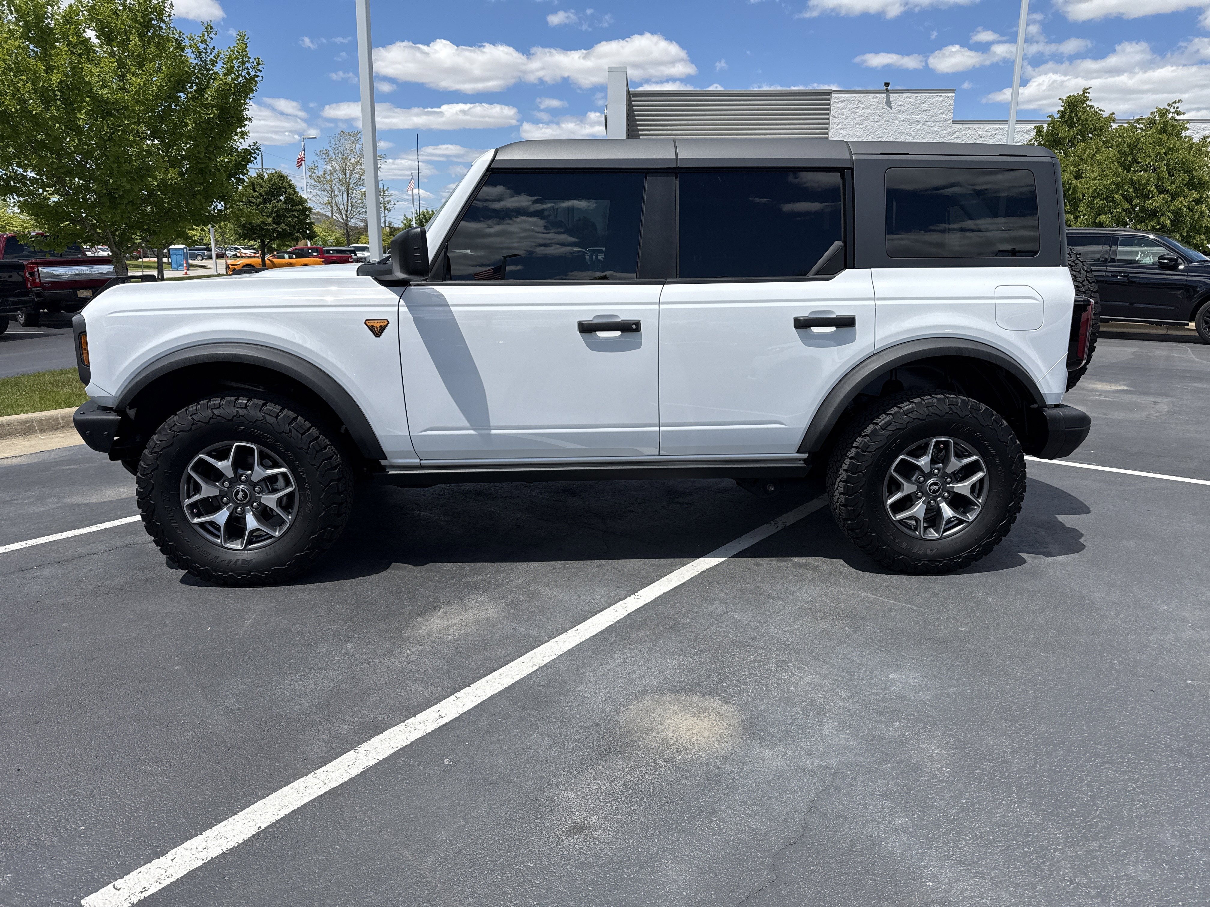 Certified 2024 Ford Bronco Badlands AWD/4WD image 3