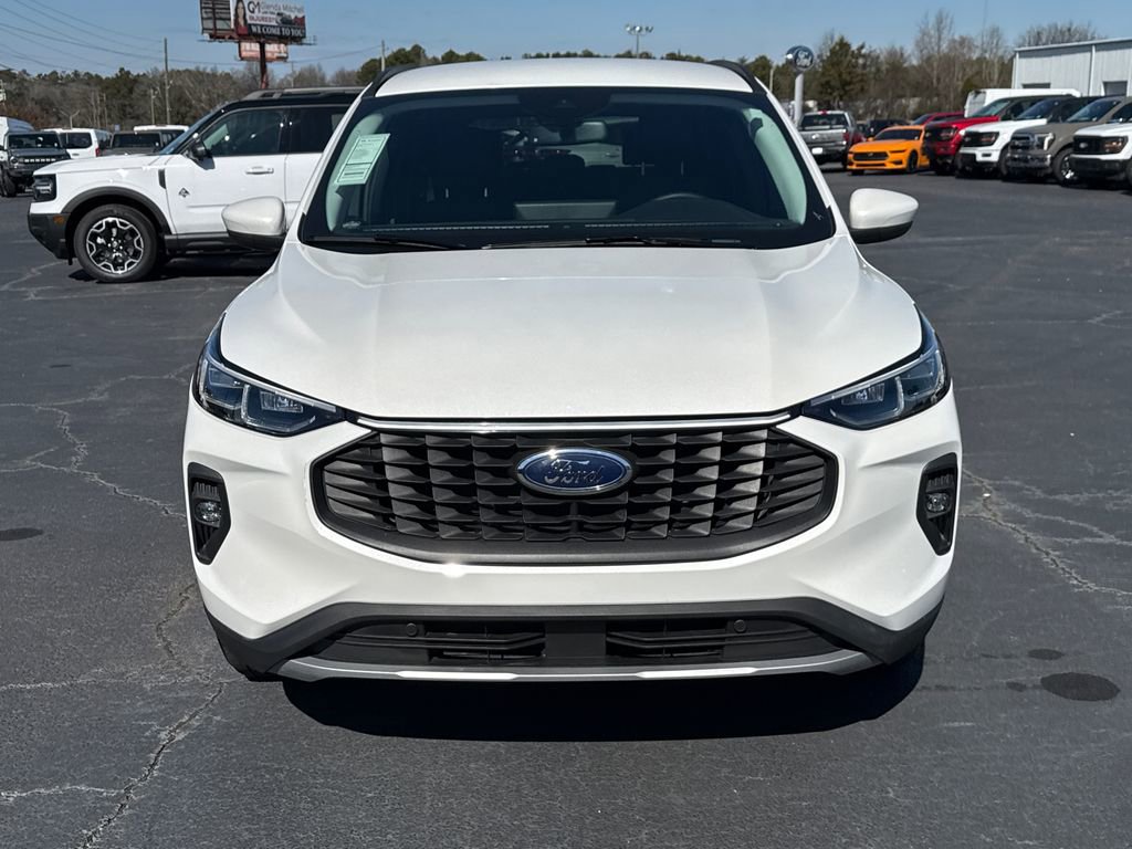 Certified 2025 Ford Escape Platinum w/ Class II Trailer Tow Package video 2