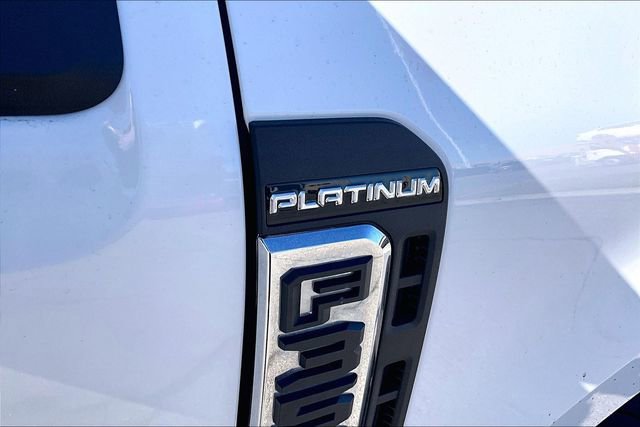 Certified 2024 Ford F350 Platinum w/ FX4 Off-Road Package image 31