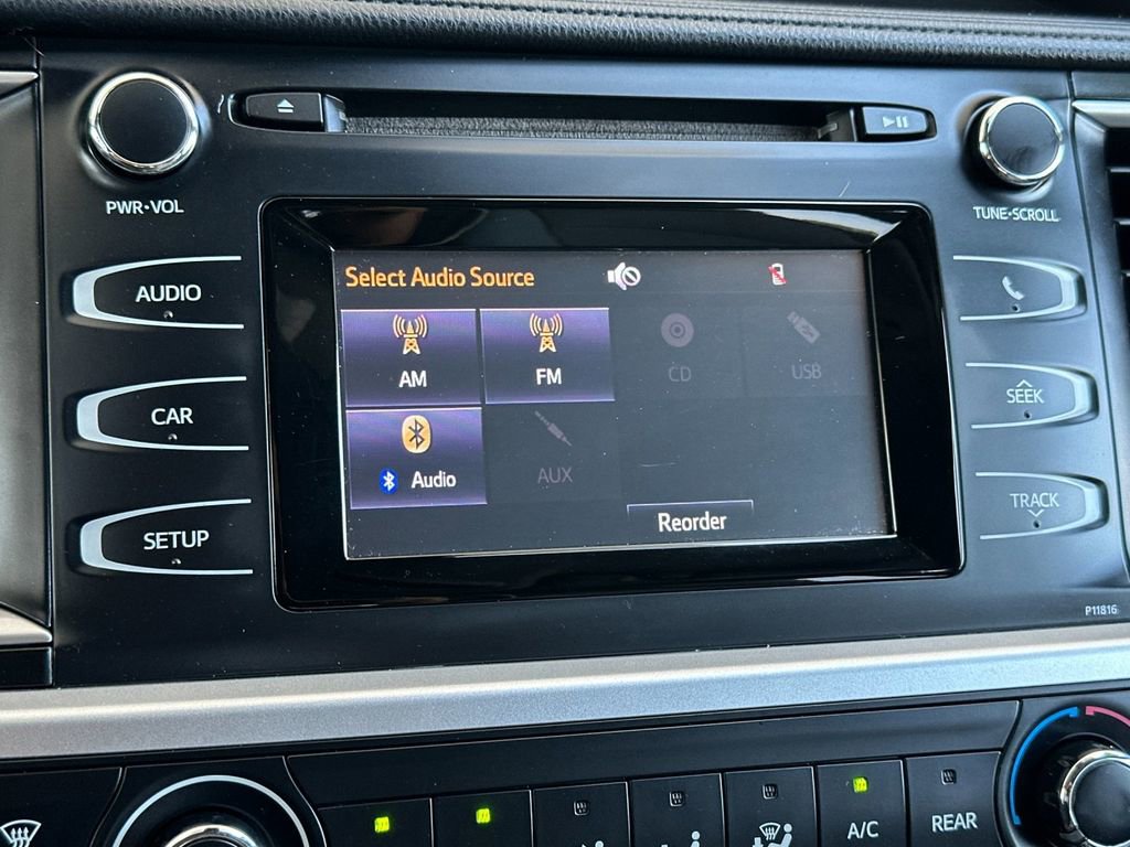 Used 2019 Toyota Highlander LE FWD image 18