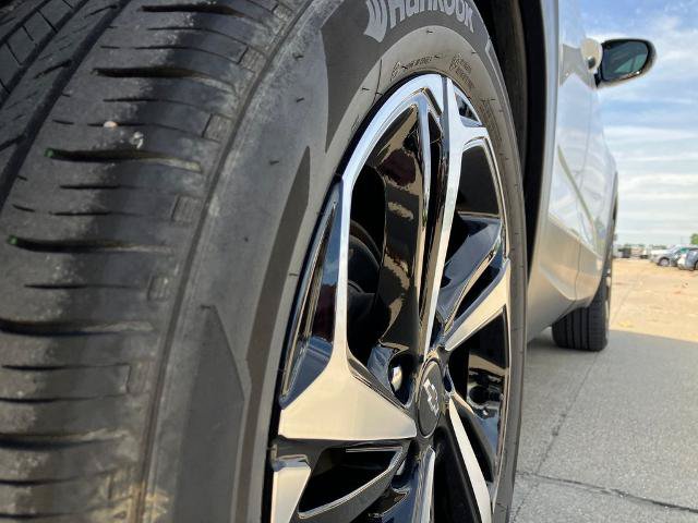 Used 2023 Chevrolet TrailBlazer RS w/ Sun and Liftgate Package FWD image 10