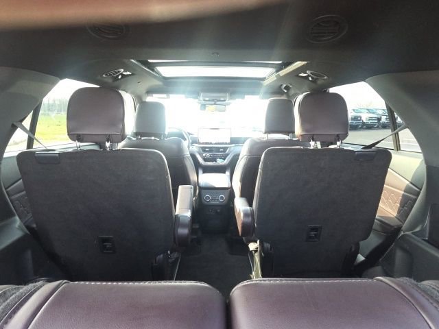 Certified 2025 Ford Explorer Platinum w/ LUX Leather Package AWD/4WD image 13