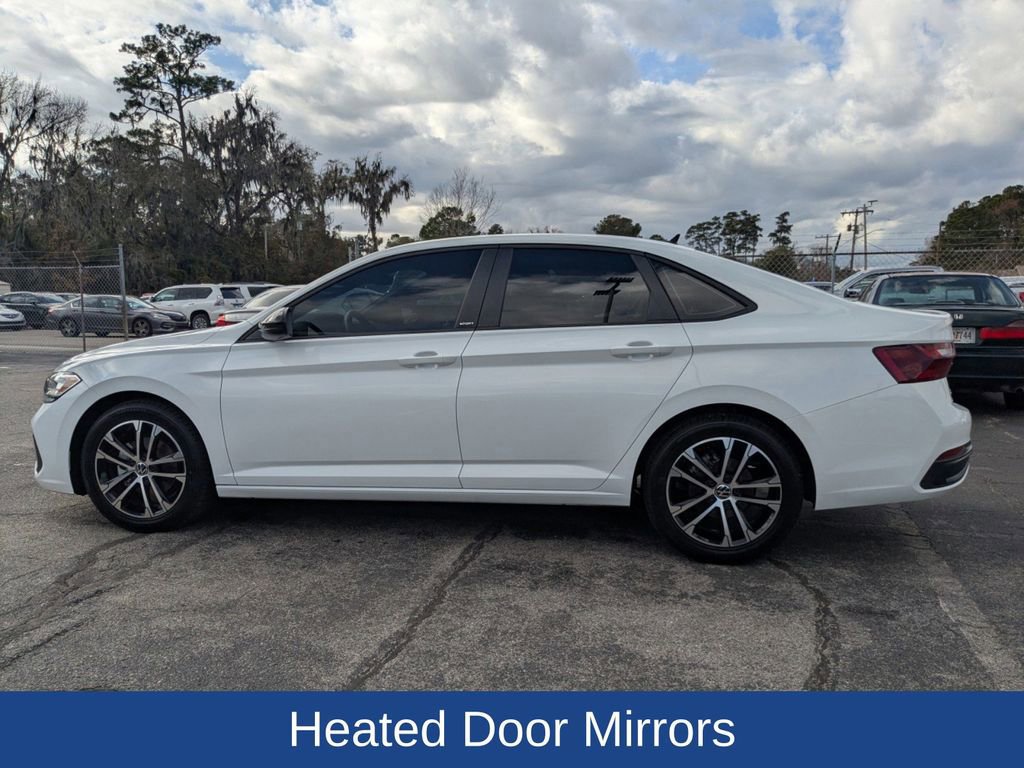 Used 2024 Volkswagen Jetta Sport image 2