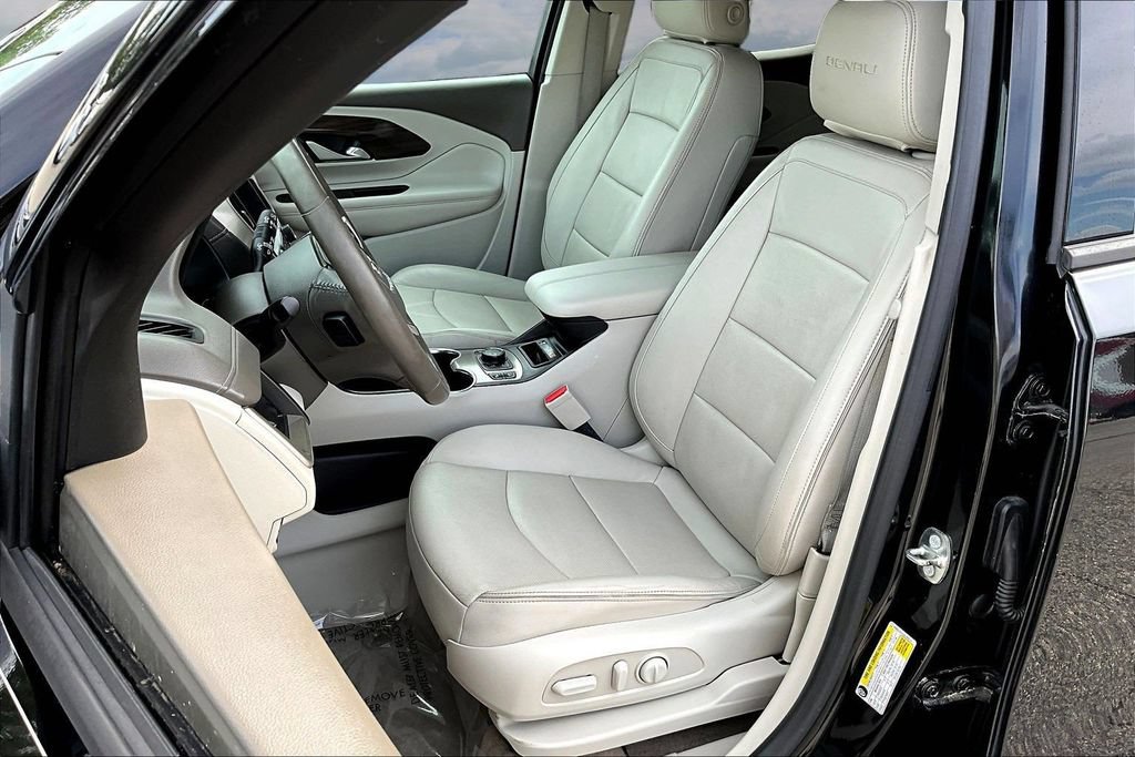 Used 2018 GMC Terrain Denali w/ Comfort Package AWD/4WD image 23