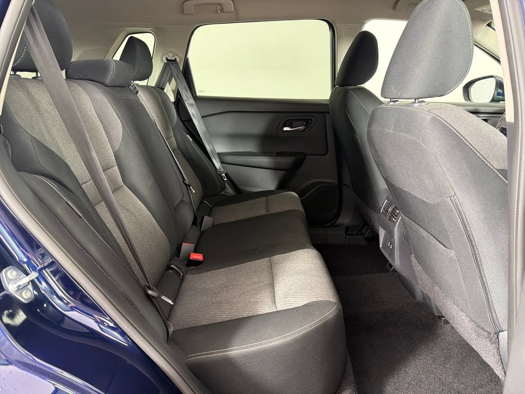 Used 2025 Nissan Rogue SV FWD image 22