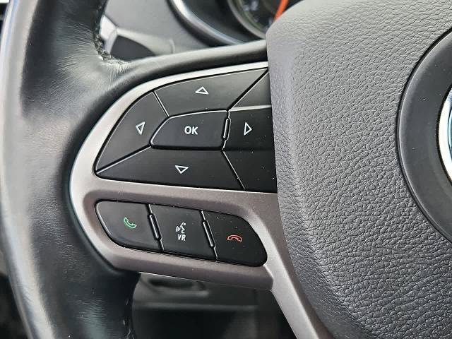 Used 2019 Jeep Cherokee Limited w/ Technology Group AWD/4WD image 23