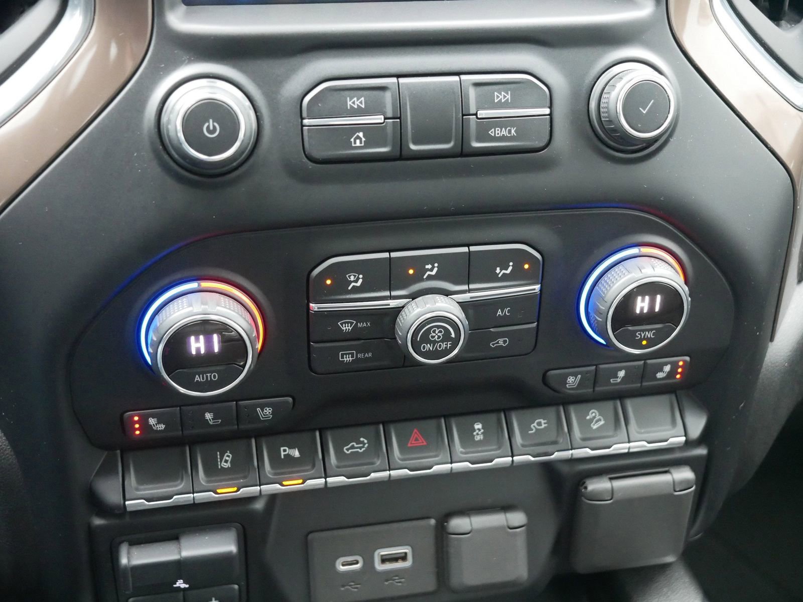 Used 2020 Chevrolet Silverado 2500 High Country w/ Z71 Off-Road Package image 28