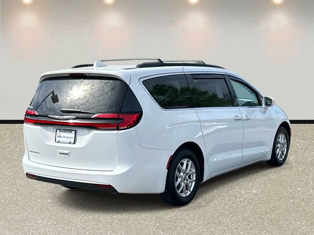 Used 2022 Chrysler Pacifica Touring-L FWD image 5