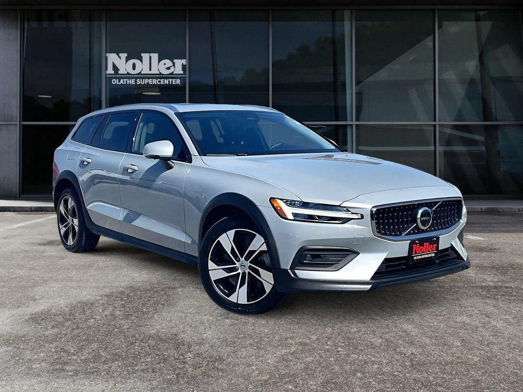 Used 2024 Volvo V60 B5 Cross Country Plus AWD/4WD image 11