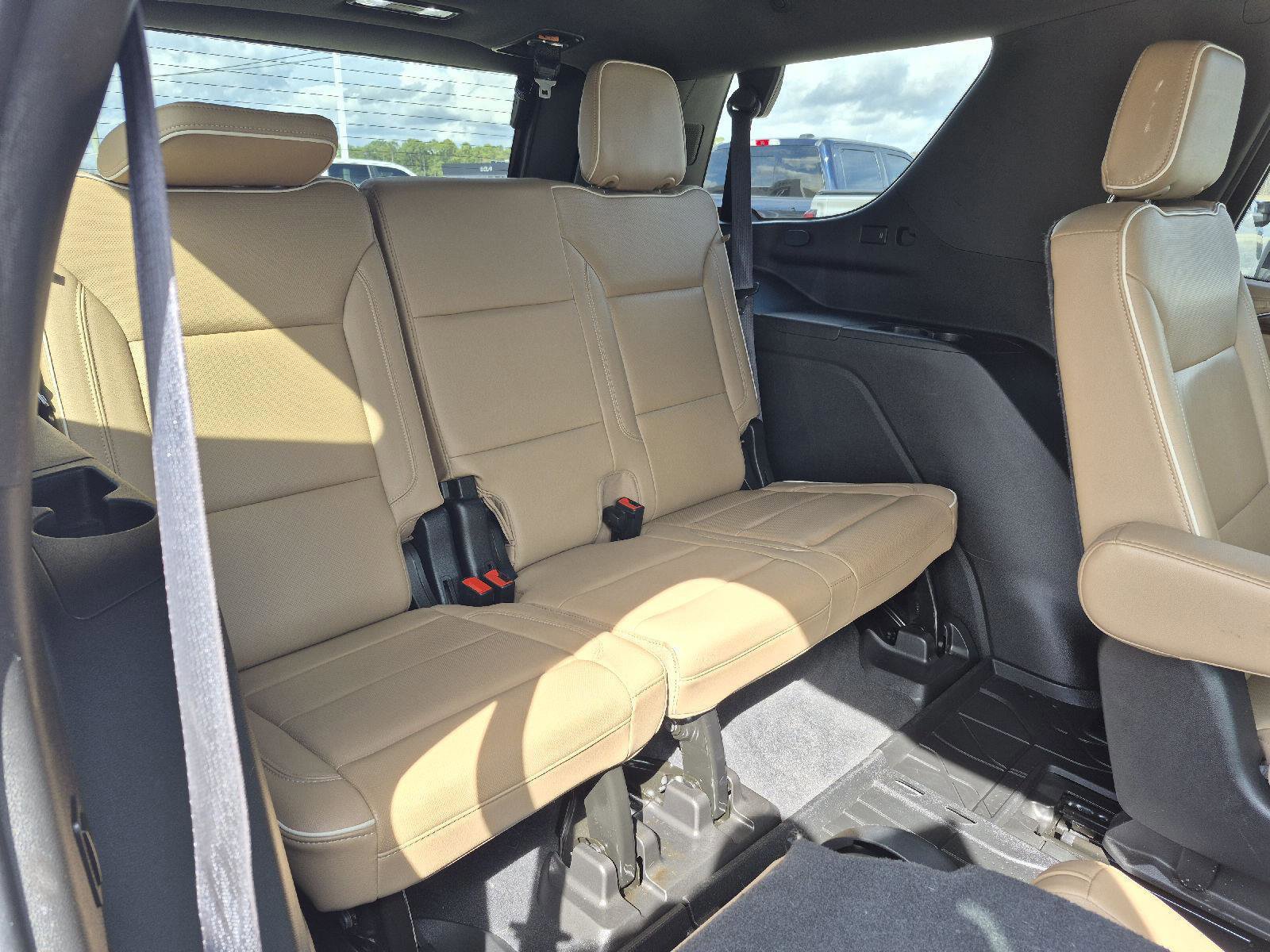 Used 2021 Chevrolet Tahoe Premier w/ Premium Package image 31