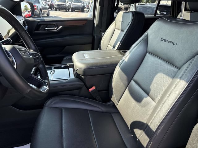 Used 2025 GMC Yukon Denali AWD/4WD image 28