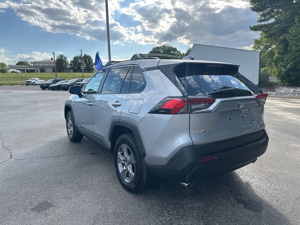 Used 2024 Toyota RAV4 XLE AWD/4WD image 5