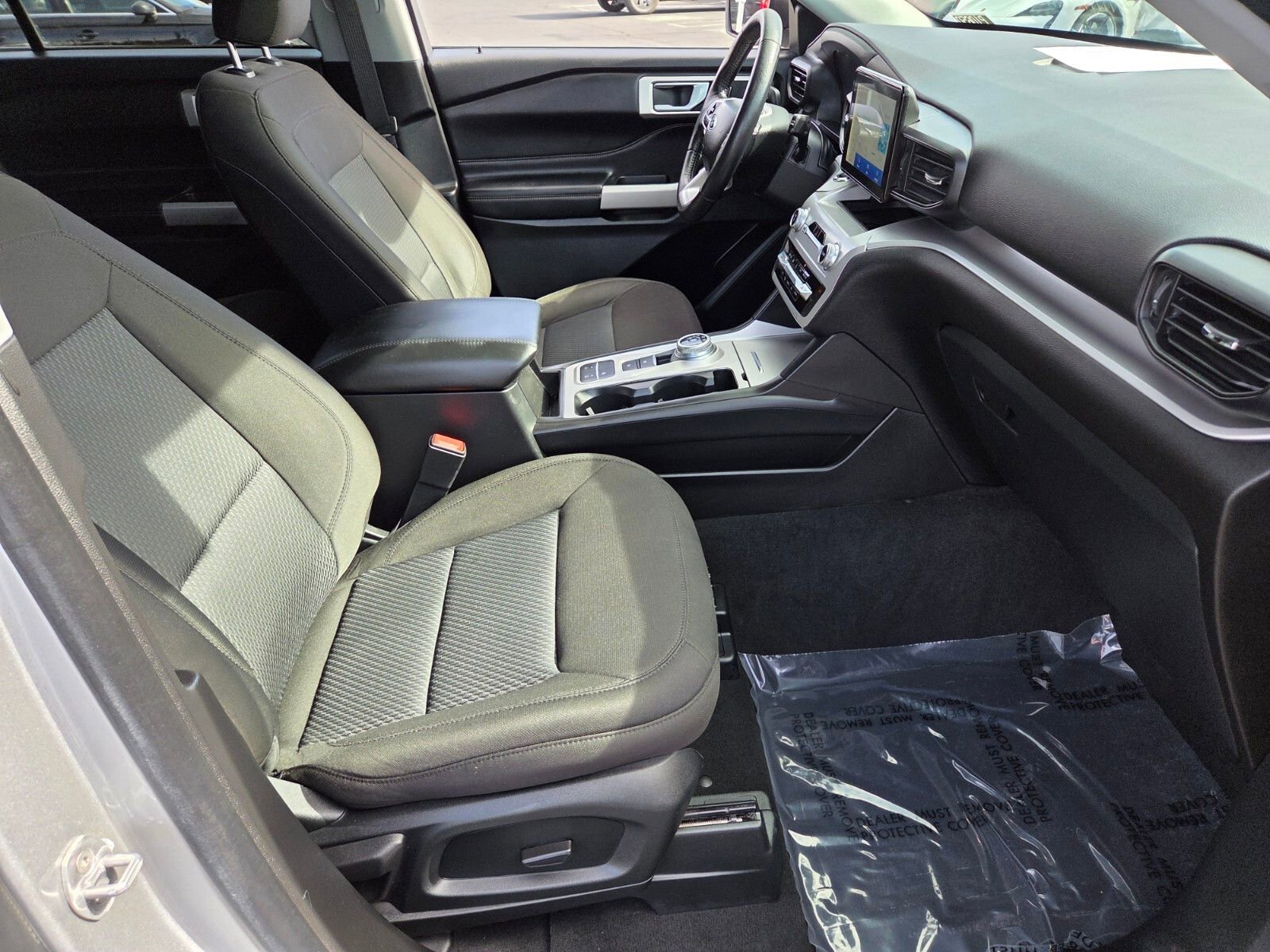 Certified 2023 Ford Explorer XLT RWD image 16