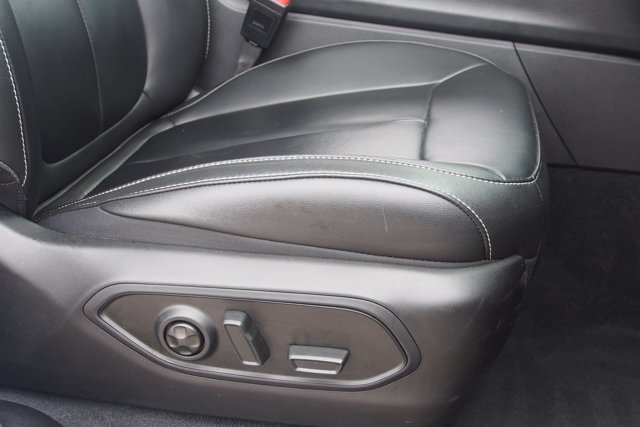 Used 2024 Jeep Grand Cherokee Limited w/ Black Appearance Package AWD/4WD image 12