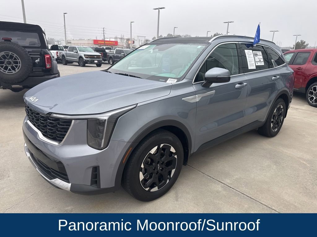 Used 2024 Kia Sorento S w/ Panoramic Sunroof Package