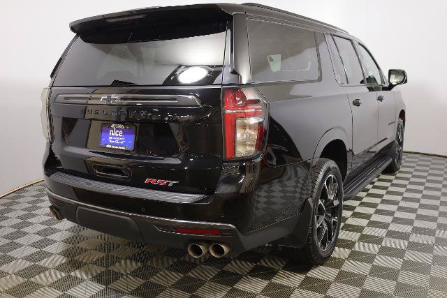 Used 2022 Chevrolet Suburban RST w/ Sport Performance Package AWD/4WD image 6