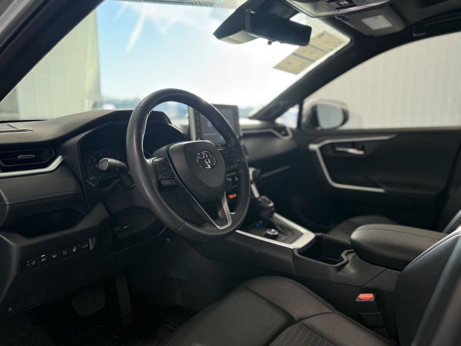 Used 2022 Toyota RAV4 XSE image 11