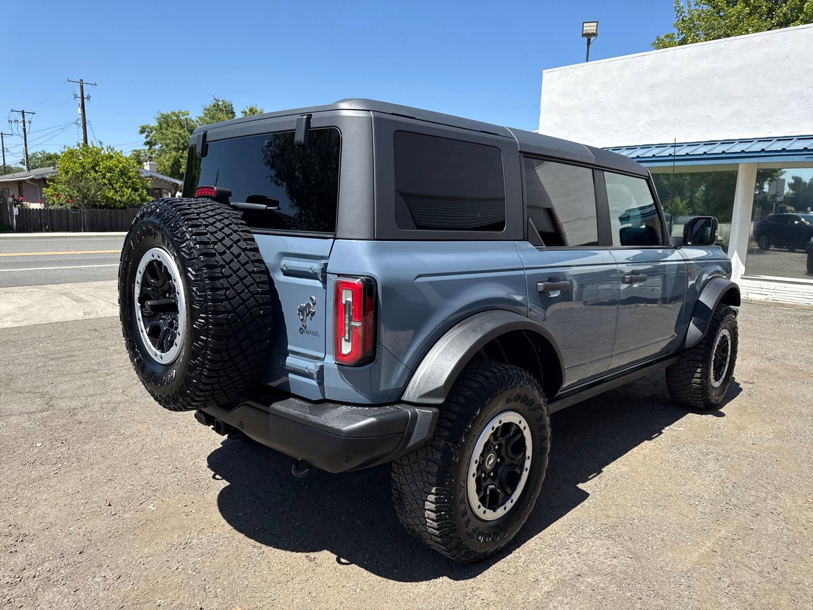 Certified 2023 Ford Bronco Badlands w/ Sasquatch Package AWD/4WD image 5