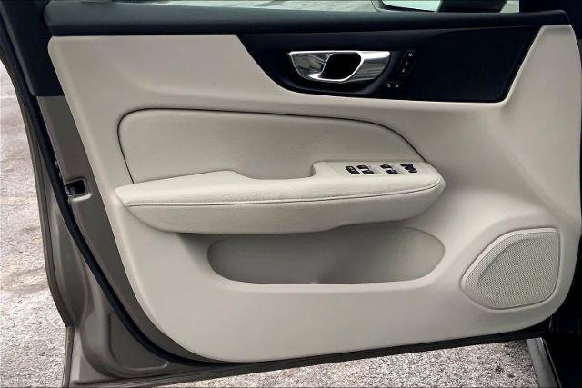 Used 2020 Volvo V60 T5 Cross Country w/ Protection Package Premier image 22