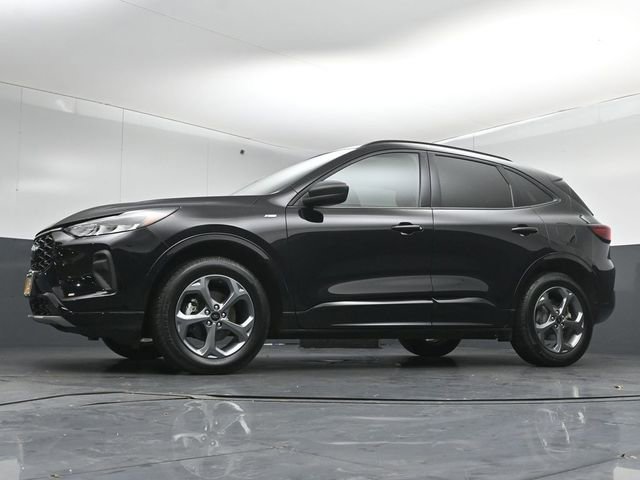 Certified 2024 Ford Escape ST-Line w/ Tech Pack #1 AWD/4WD image 40