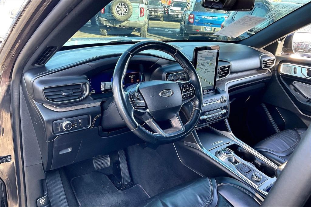 Certified 2020 Ford Explorer Platinum w/ Premium Technology Package image 12