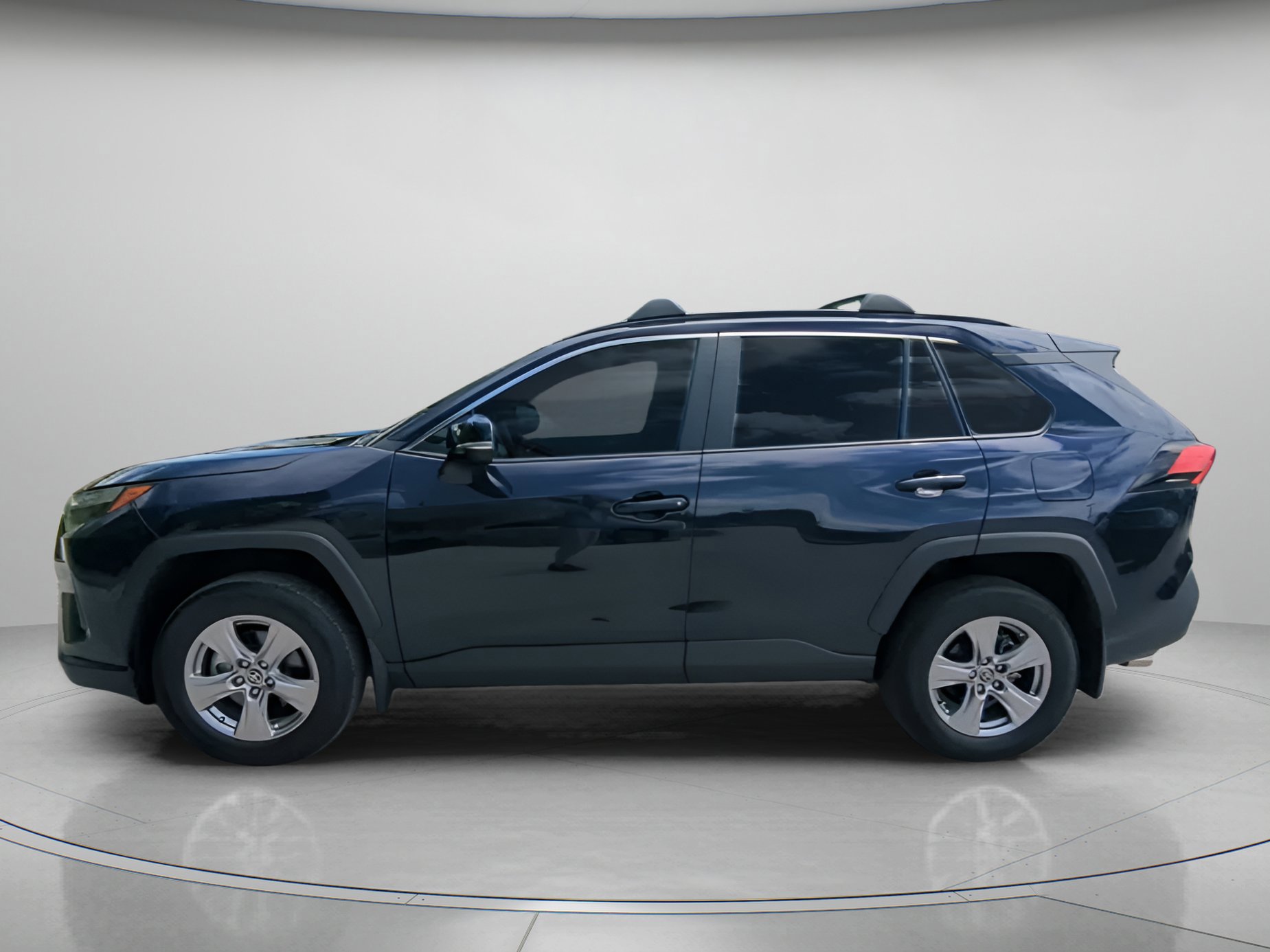 Used 2025 Toyota RAV4 XLE w/ Convenience Package image 8