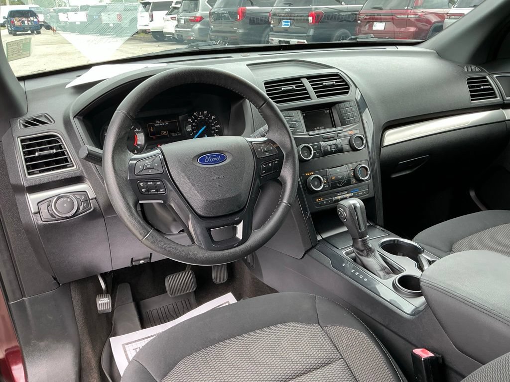 Certified 2018 Ford Explorer XLT FWD image 44