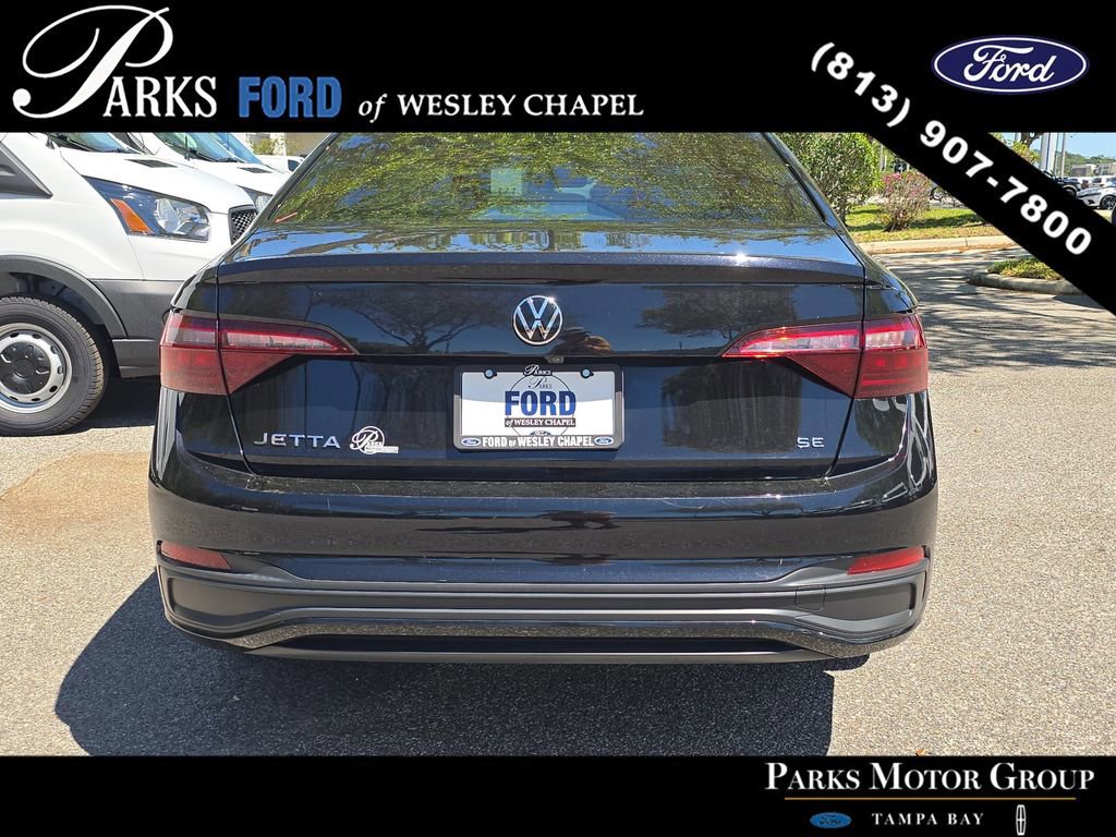 Used 2022 Volkswagen Jetta SE image 4