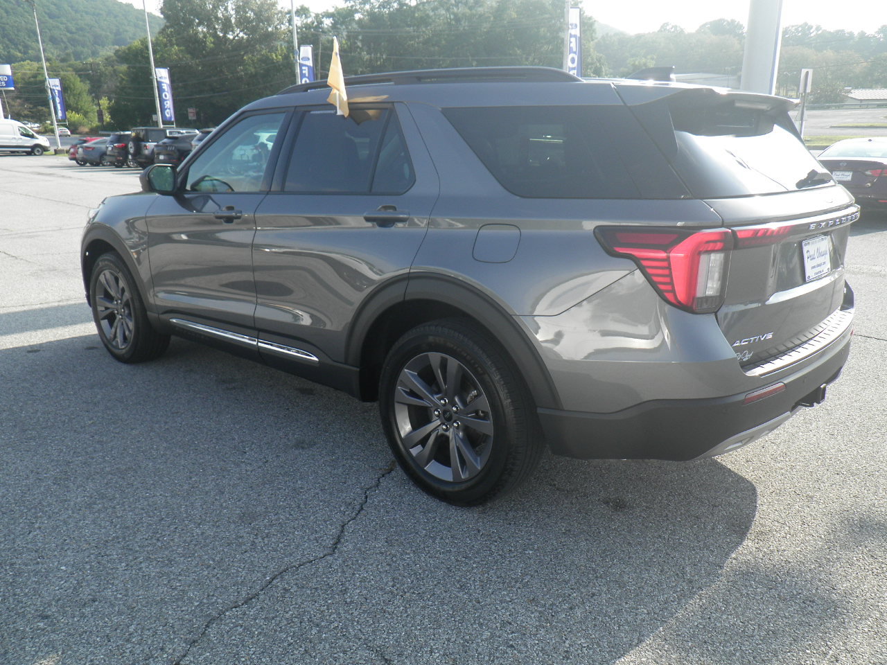 Certified 2025 Ford Explorer Active w/ Active Comfort Package AWD/4WD image 4