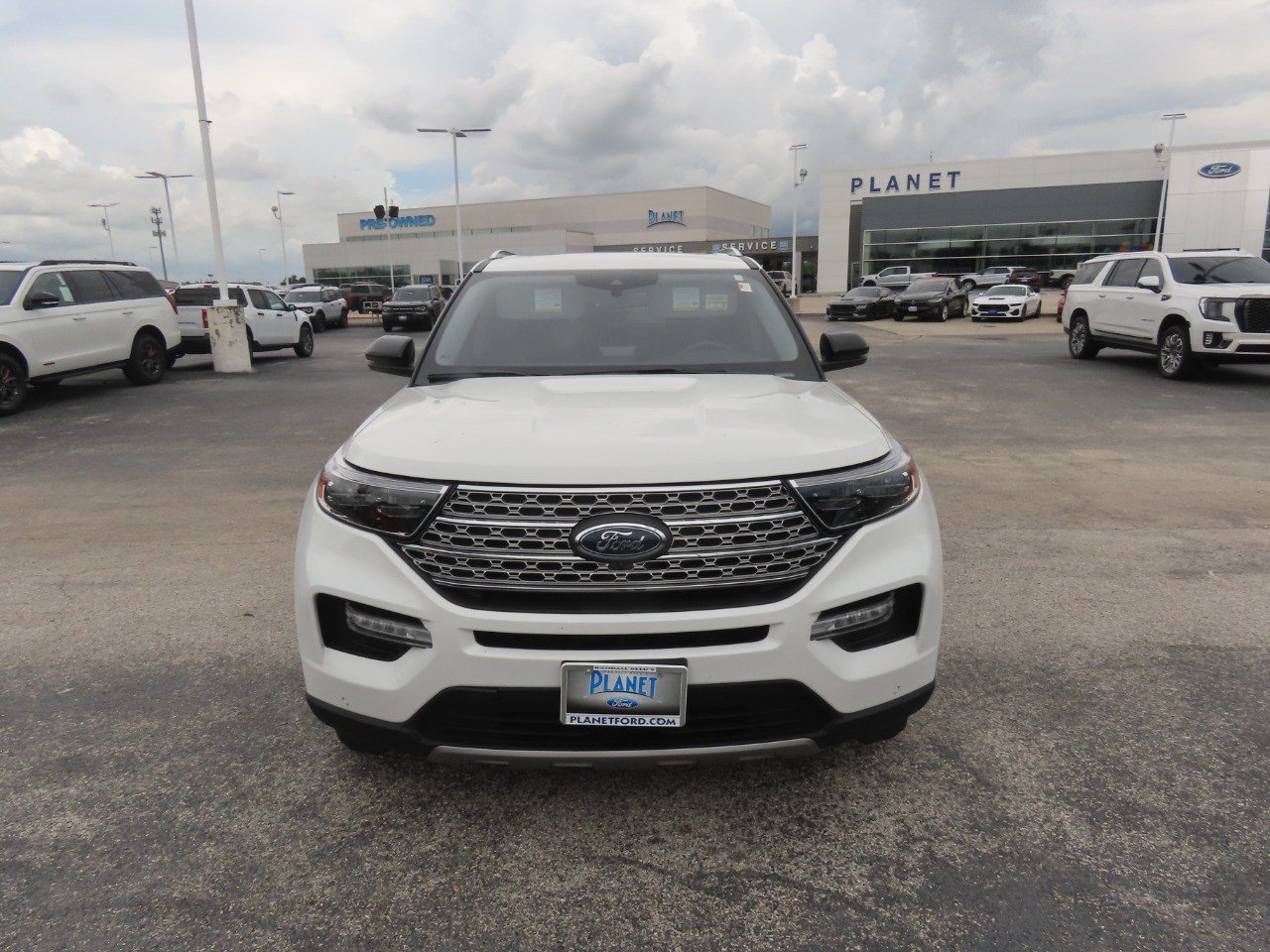 Certified 2024 Ford Explorer Limited w/ Limited Technology Package RWD image 5
