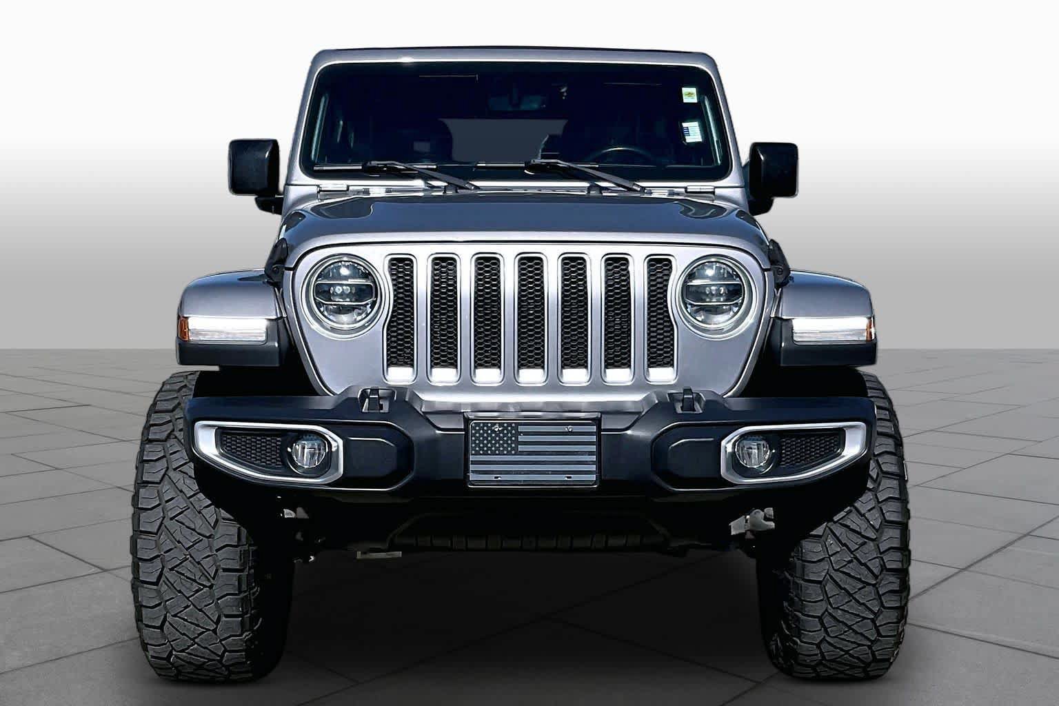 Used 2018 Jeep Wrangler Unlimited Sahara AWD/4WD image 4