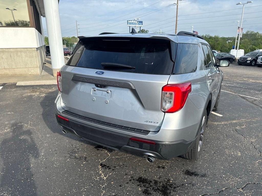Certified 2023 Ford Explorer XLT w/ Equipment Group 202A image 7