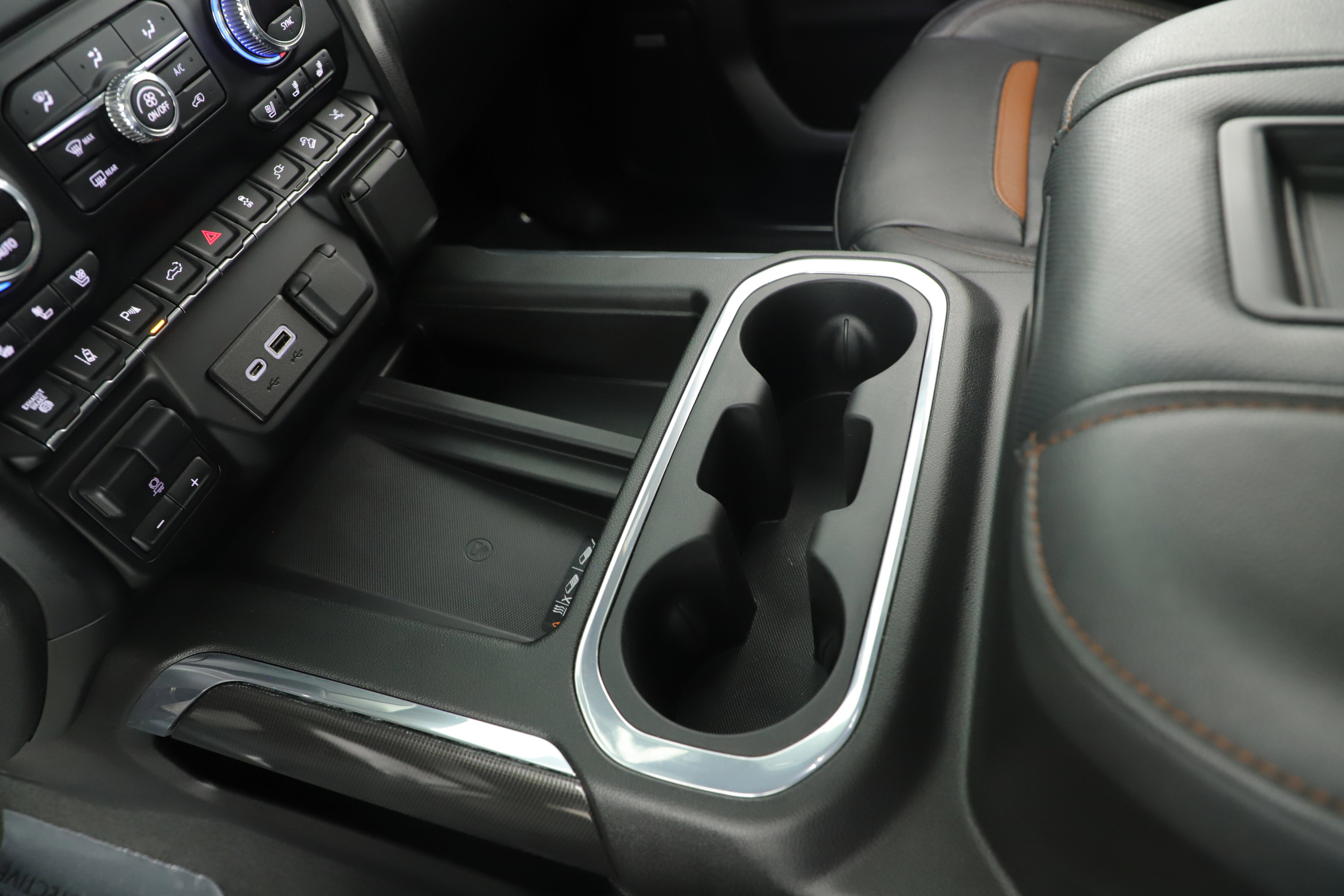 Used 2022 GMC Sierra 2500 AT4 w/ AT4 Premium Plus Package image 19