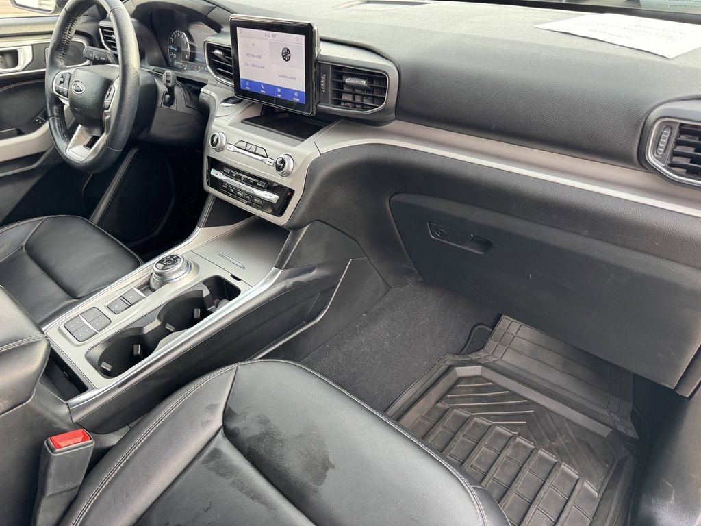 Certified 2023 Ford Explorer XLT w/ Equipment Group 202A image 5