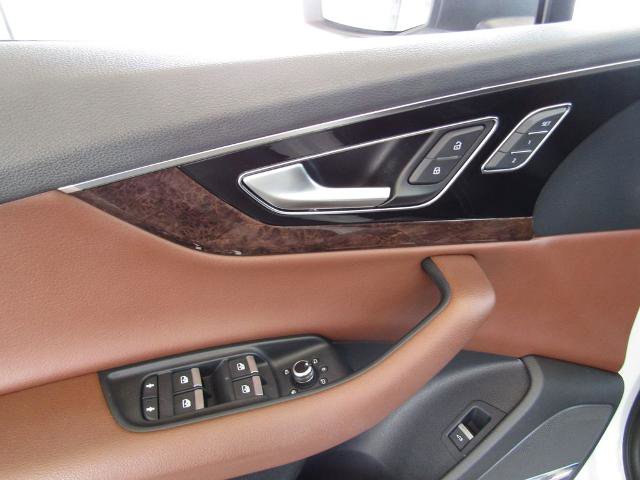 Used 2019 Audi Q7 3.0T Prestige AWD/4WD image 24