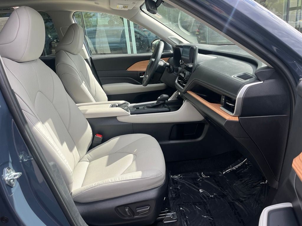 Used 2025 Toyota Grand Highlander FWD image 20