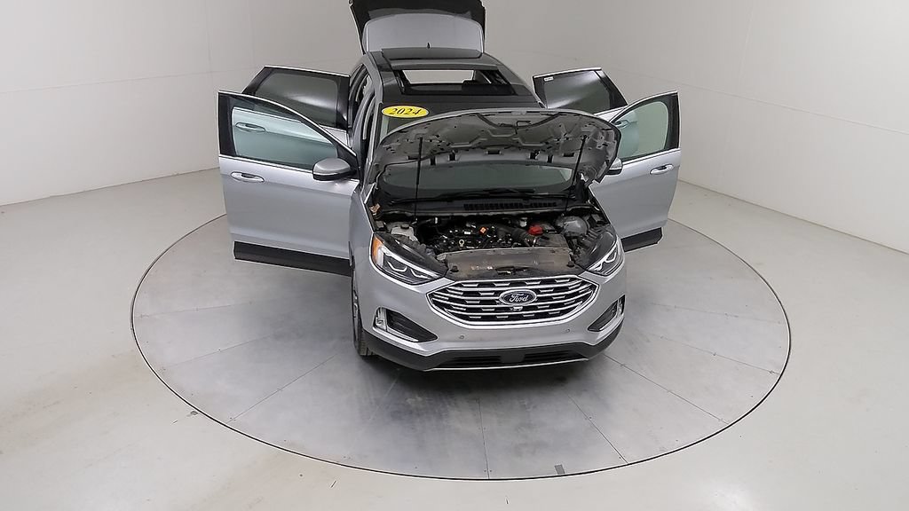 Certified 2024 Ford Edge Titanium w/ Equipment Group 301A AWD/4WD image 44