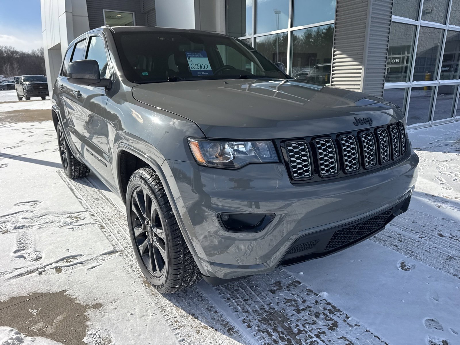 Used 2020 Jeep Grand Cherokee Altitude image 10