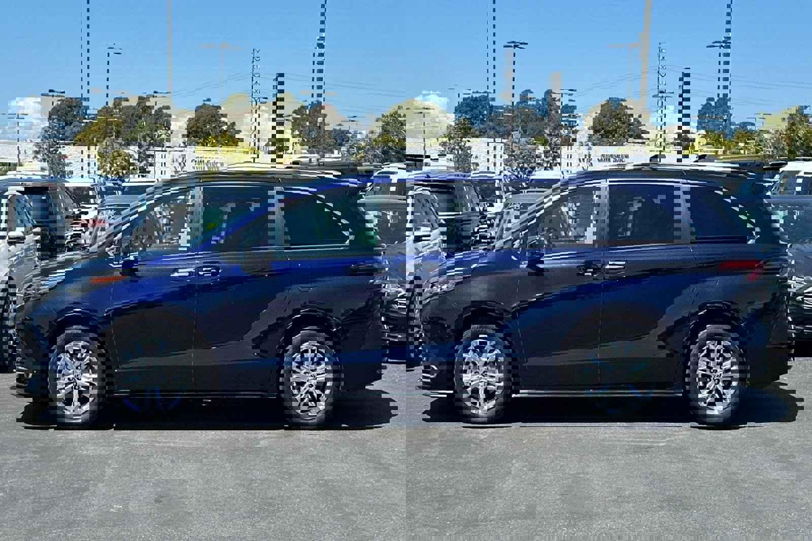 Used 2024 Toyota Sienna Platinum AWD/4WD image 8