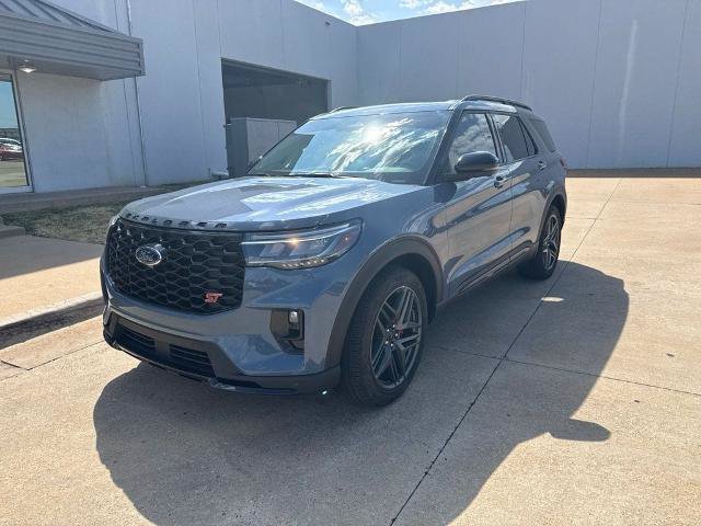 Certified 2025 Ford Explorer ST AWD/4WD image 3