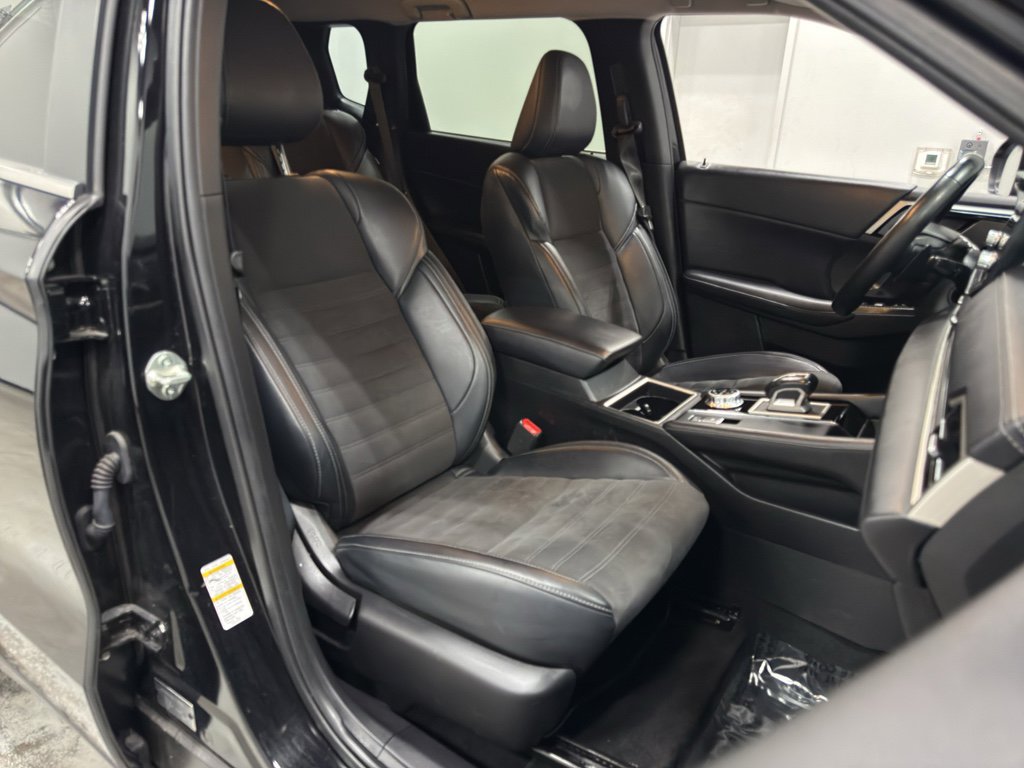 Used 2024 Mitsubishi Outlander SE image 33