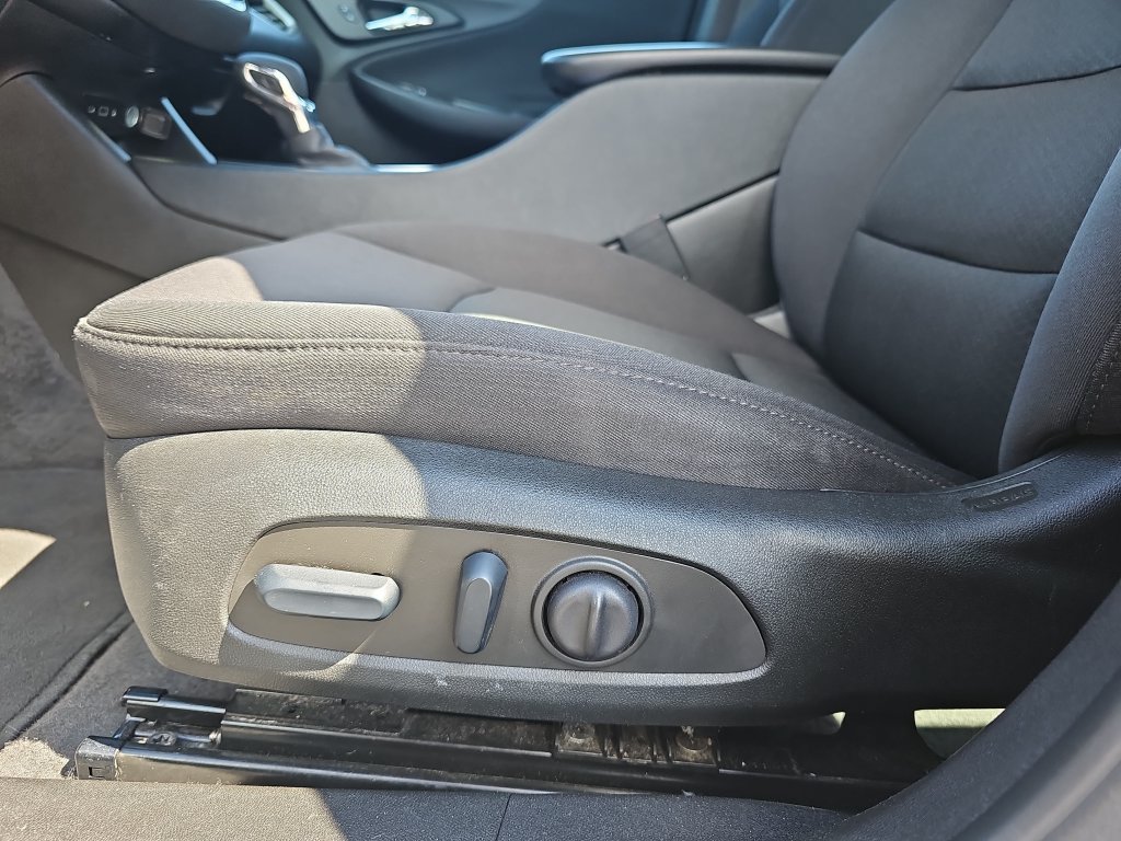 Used 2025 Chevrolet Malibu LT FWD image 27